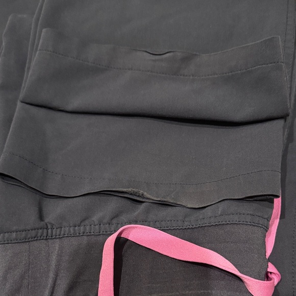 FIGS Navy Blue Scrub Set - Picture 4 of 4